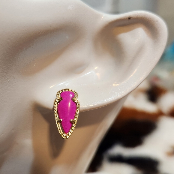 Kendra Scott Hot Pink Magenta Skylette Arrowhead Stud Earrings RARE - Picture 6 of 9